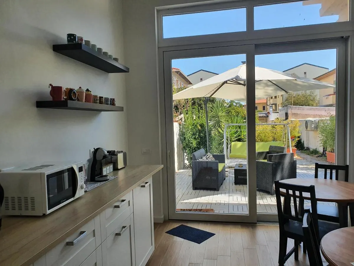 Annemarie B&B Marina Di Pisa 0*,  Italy